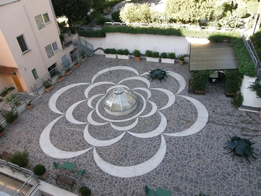 Villa Maria Rome 4*,